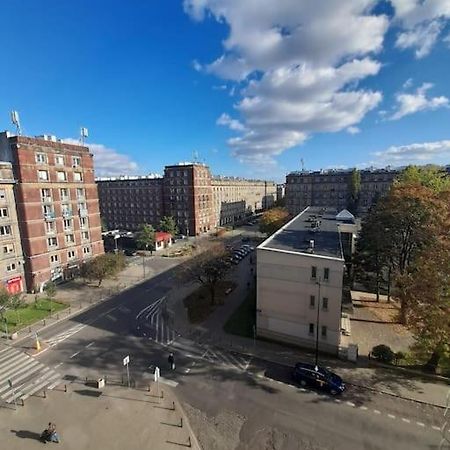 Mieszkanie Na Doby Plac Hallera Apartment Varşovia Exterior foto
